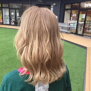 ミディアム ブリーチ/ヘアケア/ 艶髪/イギチハルのヘアスタイル