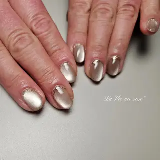 ネイル ラヴィアン ローズのネイルデザイン