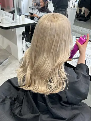 ロング カラー 履歴修正屋さん／ ブロンド／ホワイトのヘアスタイル