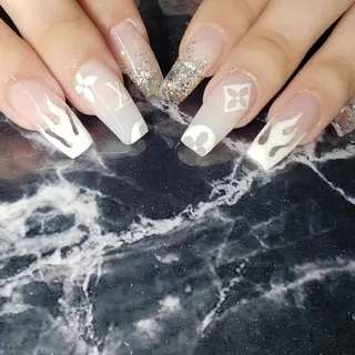 ミディアム クロキ 。のネイルデザイン