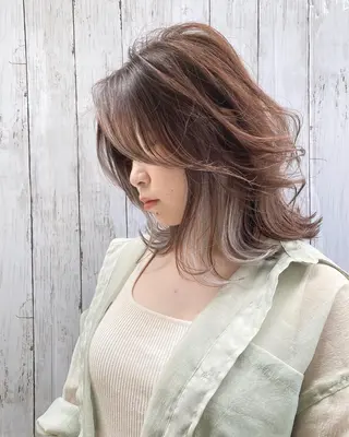 ミディアム カラー grand juteのヘアスタイル