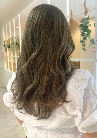 ロング カラー 🪞Unge チヒロ 女性限定のヘアスタイル