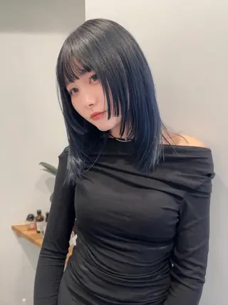 ミディアム カラー 切りっぱなしボブ レイヤー/縮毛矯正のヘアスタイル