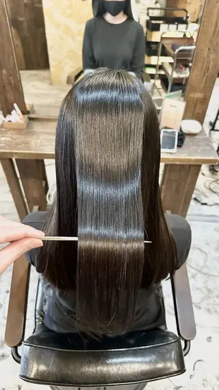 ロング 髪質改善/縮毛矯正/ 艶カラー/内山翔太のヘアスタイル