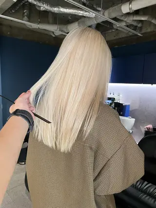 ミディアム カラー ハイトーン/ ボブ 中村麟のヘアスタイル