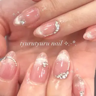 ネイル 🍓リスブラン MELのネイルデザイン