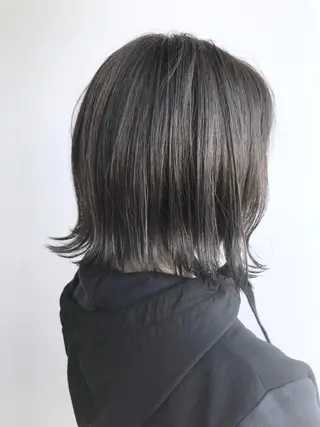 ミディアム ボブ/ハイトーン 立川loose 下田のヘアスタイル