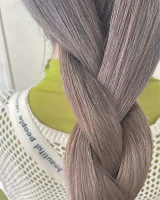 セミロング カラー 韓国ヘア顔周りカット 艶髪ベージュtamaのヘアスタイル