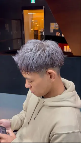 カラー メンズ いなおか かなとのヘアスタイル