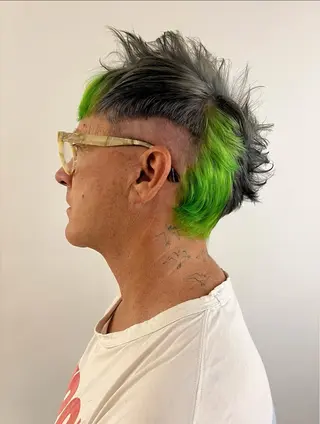 ショート カラー メンズ haco＋所属・圧倒的デザイン力 店長🎨RENAのヘアスタイル