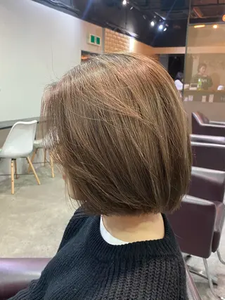 ショート カラー オリーブベージュ 🫒🩶Rianaのヘアスタイル