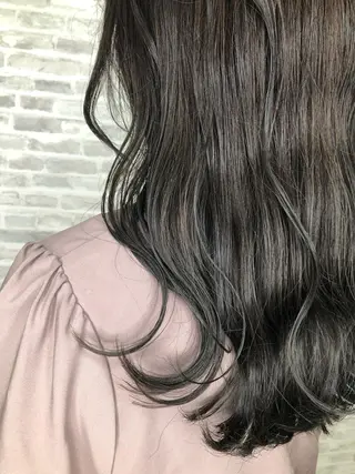 カラー ゆ らのヘアスタイル