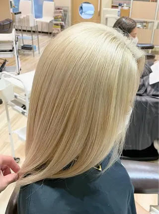 セミロング カラー 🌈派手髪ハイトーン 🌈鈴木亮太🌈のヘアスタイル