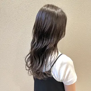 ロング カラー KNOWHOW京都所属・トレンド/顔まわり/ レイヤー/グレージュのヘアスタイル