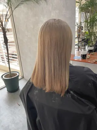 セミロング andKおもろまち店 艶ダブルカラー✨のヘアスタイル