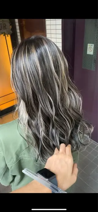 ロング Tsuyoki .のヘアスタイル