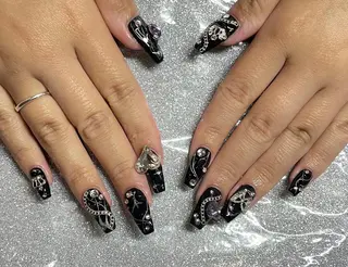 ネイル VIERU 🌈🎀💖のネイルデザイン