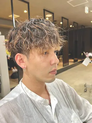 パーマ メンズ 心斎橋バレイヤージュ 小林勝貴のヘアスタイル