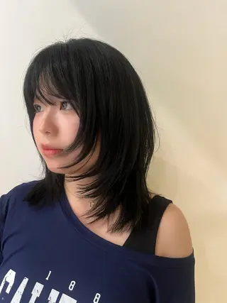 ミディアム 三宅 凜佳のヘアスタイル