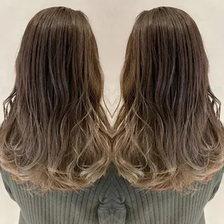 セミロング カラー 長谷川 沙紀のヘアスタイル