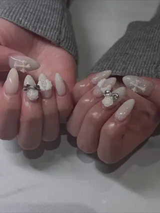 ネイル mikoto 🎀 艶々美フォルムのネイルデザイン