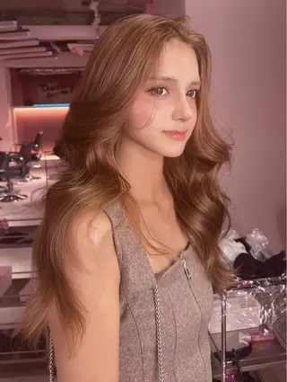 ロング sara/名古屋 ／ハイトーンのヘアスタイル