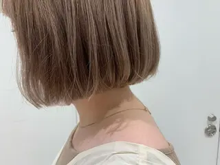 ショート カラー 透明感♡︎♡︎ 佐々木早苗のヘアスタイル
