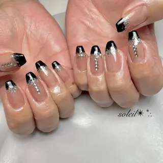 ネイル 粟津 美紀のネイルデザイン