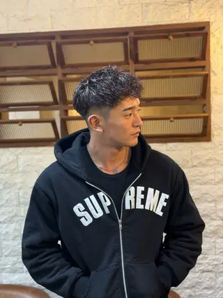 パーマ メンズ 赤木蓮/メンズ特化 パーマ/ハイトーンのヘアスタイル