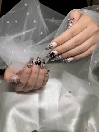 ネイル ねいる屋　Anela 美優のネイルデザイン