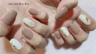 ショート アイブロウ ネイルスタジオ シェイクユアハンズのネイルデザイン