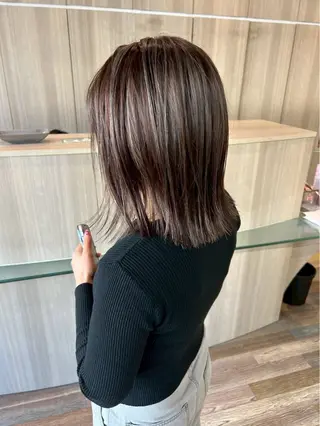 セミロング カラー 岩崎 太陽のヘアスタイル