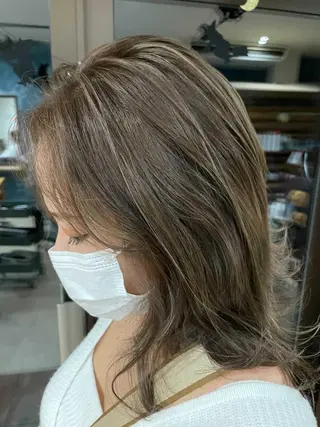 ミディアム カラー ALOHANA 津店所属・TSUBASA▫️ ブリーチ#エクステのヘアスタイル