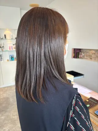ミディアム 亀田 萌奈のヘアスタイル