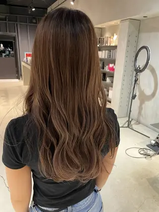 カラー 大川 桃里のヘアスタイル