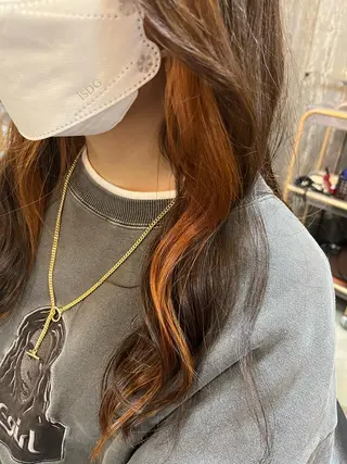 カラー 三品 早妃のヘアスタイル