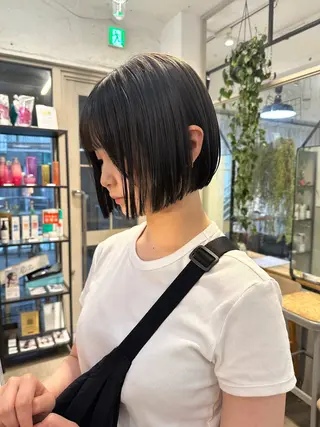 ショート REINA☁️透明感 カラー/ぷつっと♡のヘアスタイル