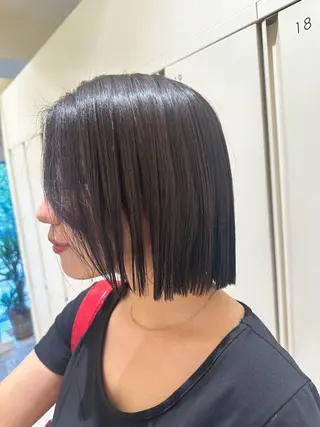 ショート カラー ヘアアレンジ タイトボブ個性派カラ ーAKANEのヘアスタイル