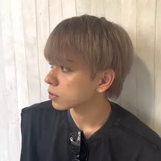 ショート Notoミルクティー グレージュカラーのヘアスタイル