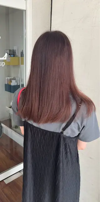 ロング カラー 臼井 いづみのヘアスタイル