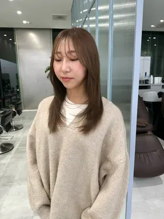 カラー ひかり／ベージュ ／似合わせカットのヘアスタイル