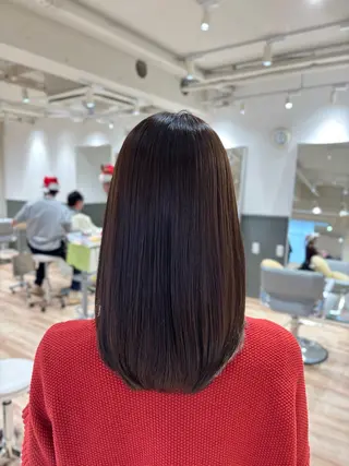 セミロング カラー 北 詩羽のヘアスタイル