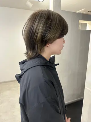 ミディアム カラー 桒村 沙綾のヘアスタイル