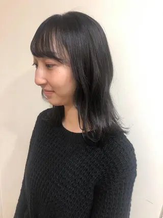 ミディアム カラー MIOベージュカラー 柔らかいカラーのヘアスタイル