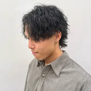 ミディアム パーマ ヘアアレンジ メンズ 顔まわりカット の達人のヘアスタイル