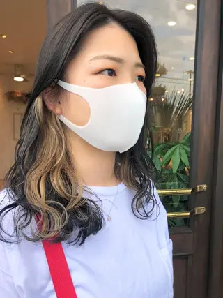 カラー ヘアーサロングラッド所属・三村 桜生のヘアスタイル