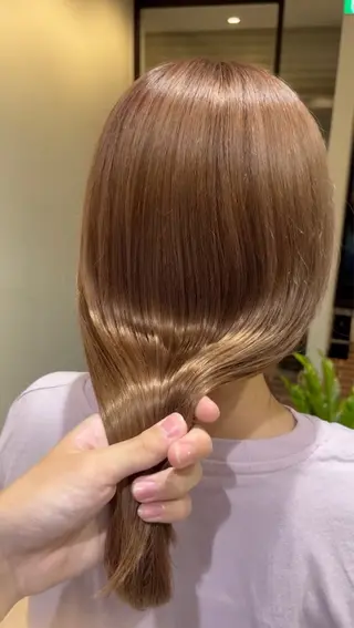 セミロング カラー 髪の修復専門サロン　hair place VIVE所属・KOTA / ハイトーン/髪質改善のヘアスタイル