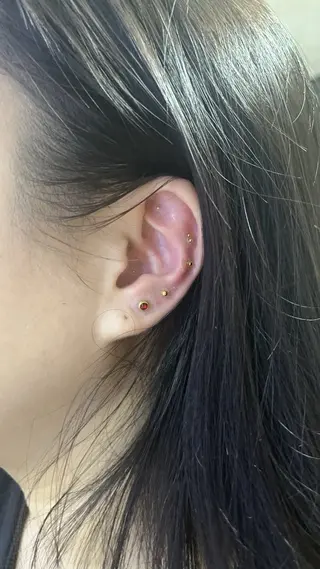 Ｂ&H所属・頭痛•肩こり専門/ 眉サロンB&H心斎橋のエステ・リラクイメージ