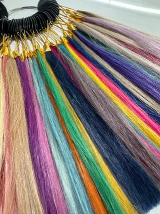 Mana/ハイトー ン/レイヤー/ウルフのヘアスタイル