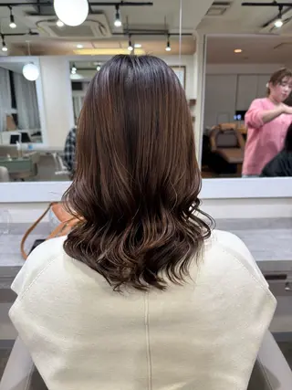 ミディアム コテ巻き/パーマ/艶 透明感/荻原凜太郎のヘアスタイル